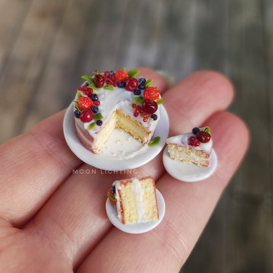 Berry cake with slices