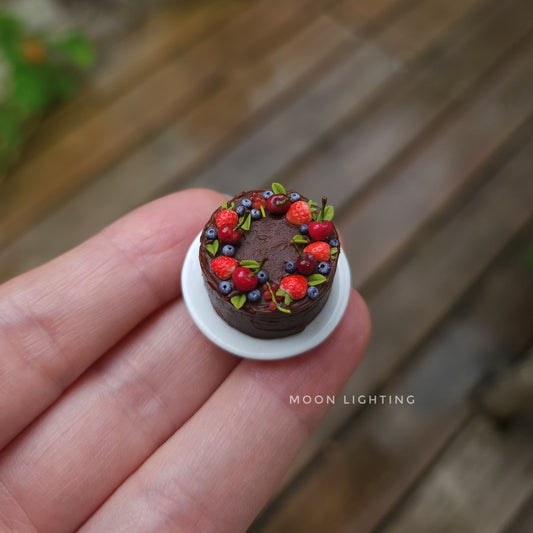 Chocolate cake with berries