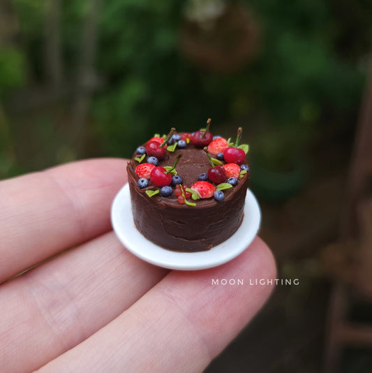Chocolate cake with berries