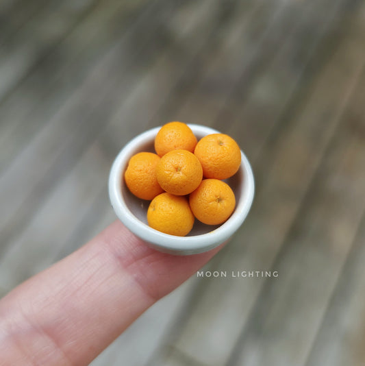Bowl of oranges
