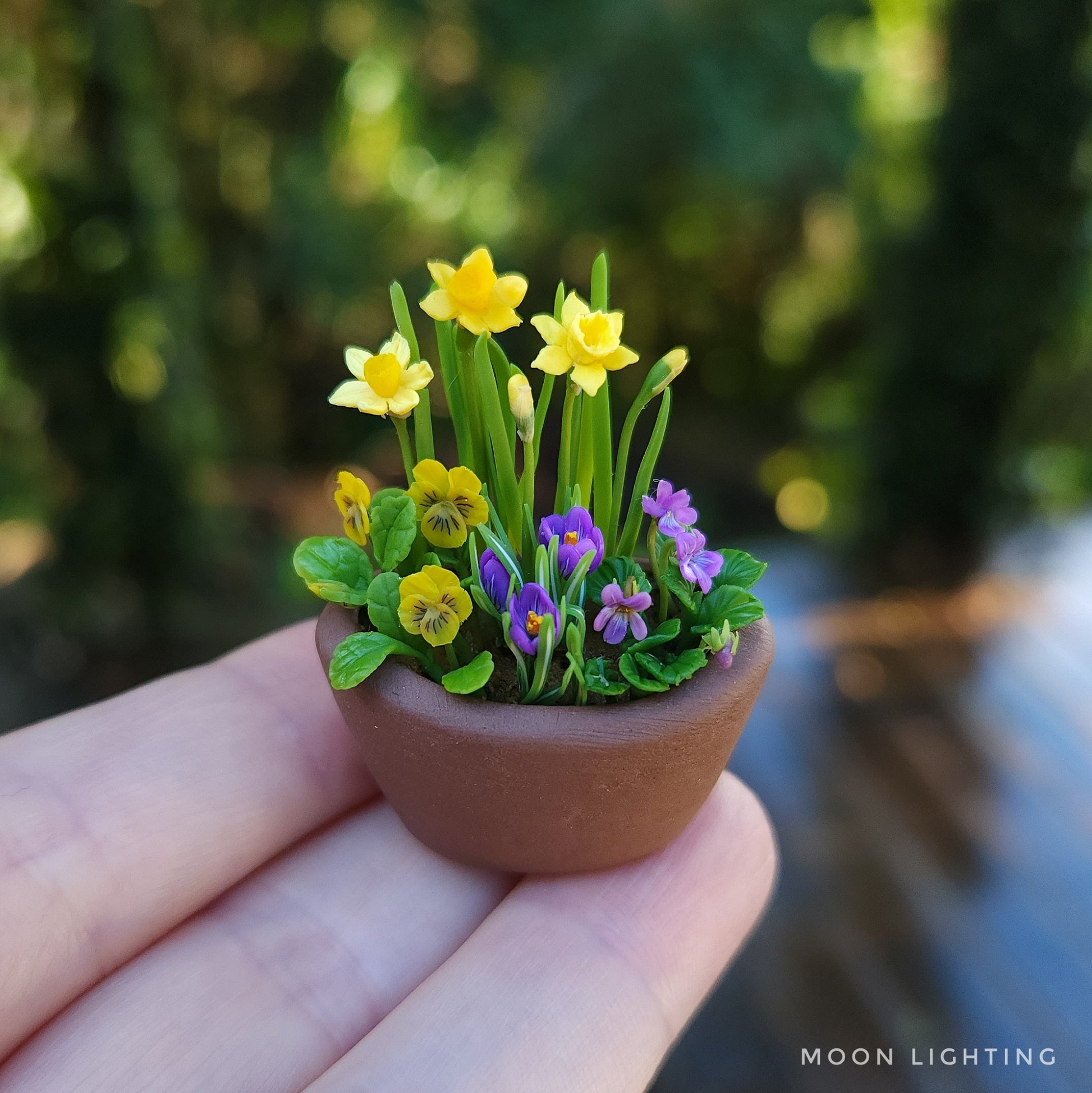Pot of flowers image 0