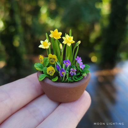 Pot of flowers image 0
