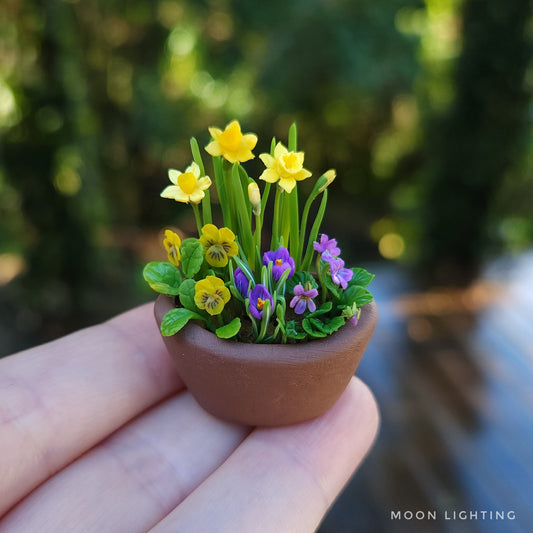 Pot of flowers image 0