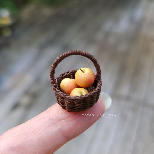 Little basket with apples