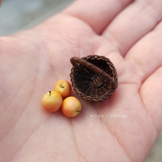Little basket with apples